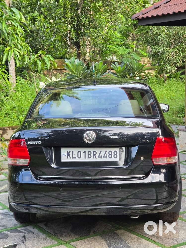 Volkswagen Vento Highline Petrol 65000 Km Single Owner2014 December