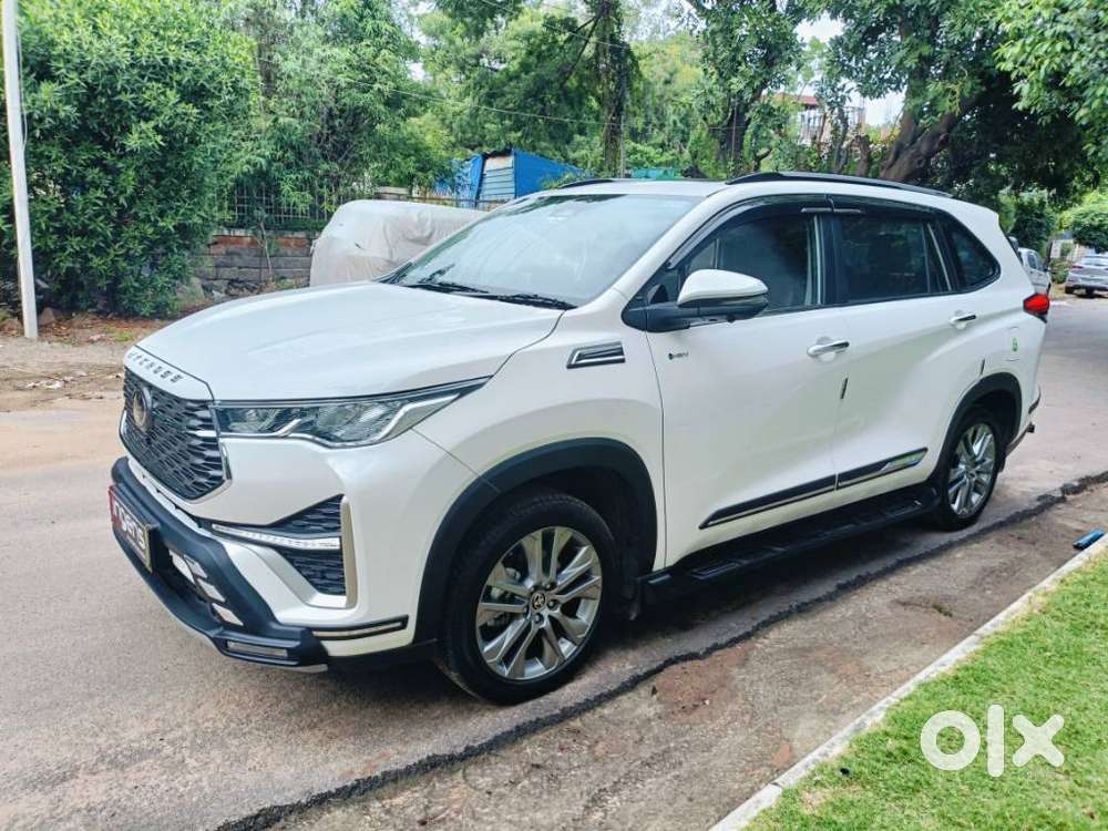 Toyota Innova Hycross 2.0 Zx (o) Hybrid 7 Str, 2026, Petrol