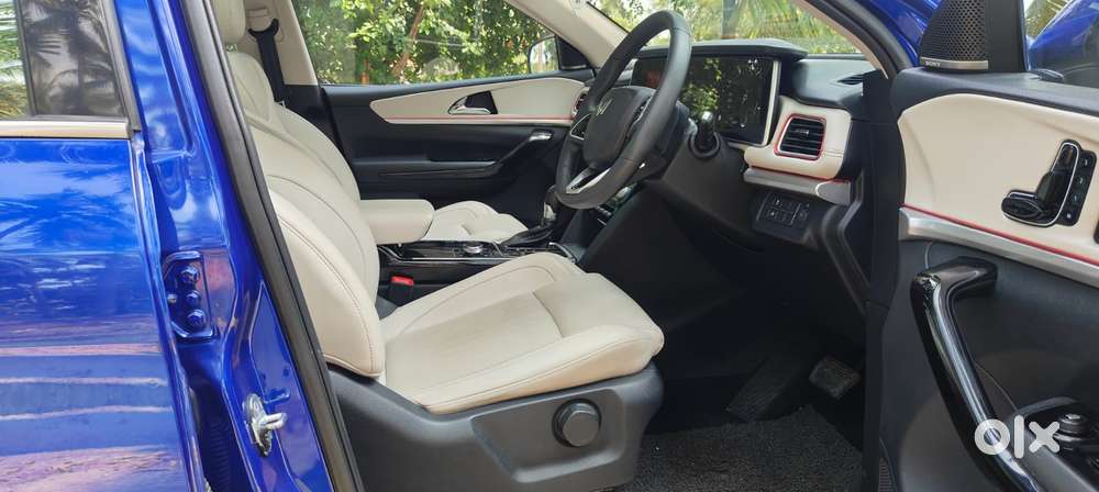 Mahindra Xuv700 Ax7l 6 Str At, 2022, Diesel