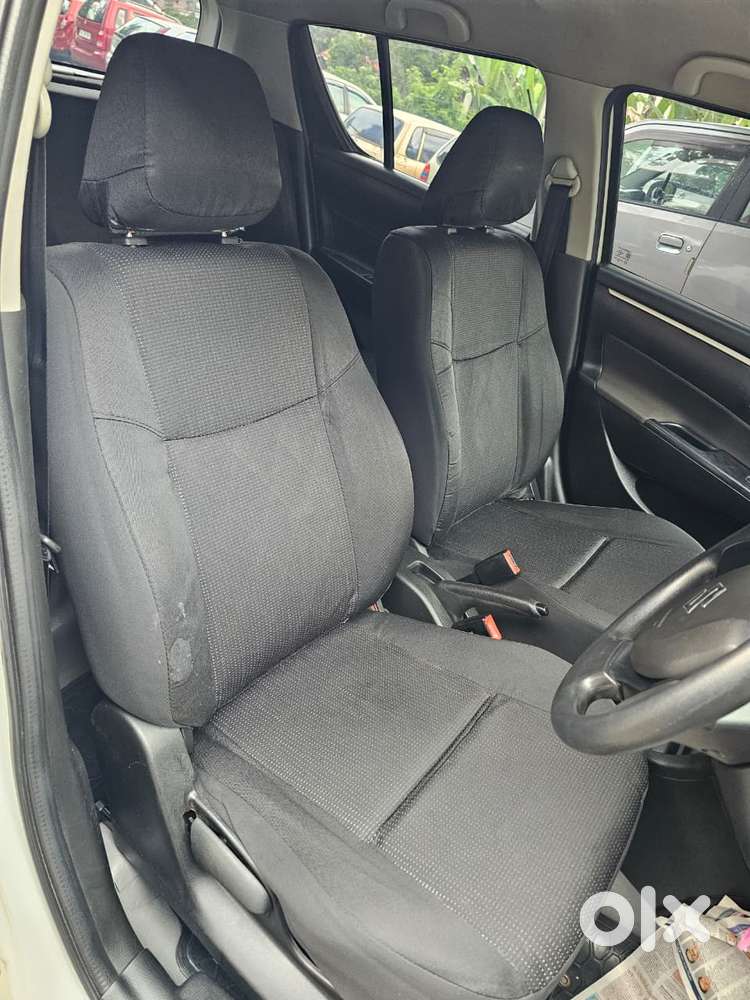 Maruti Suzuki Swift Vxi + Manual, 2017, Petrol