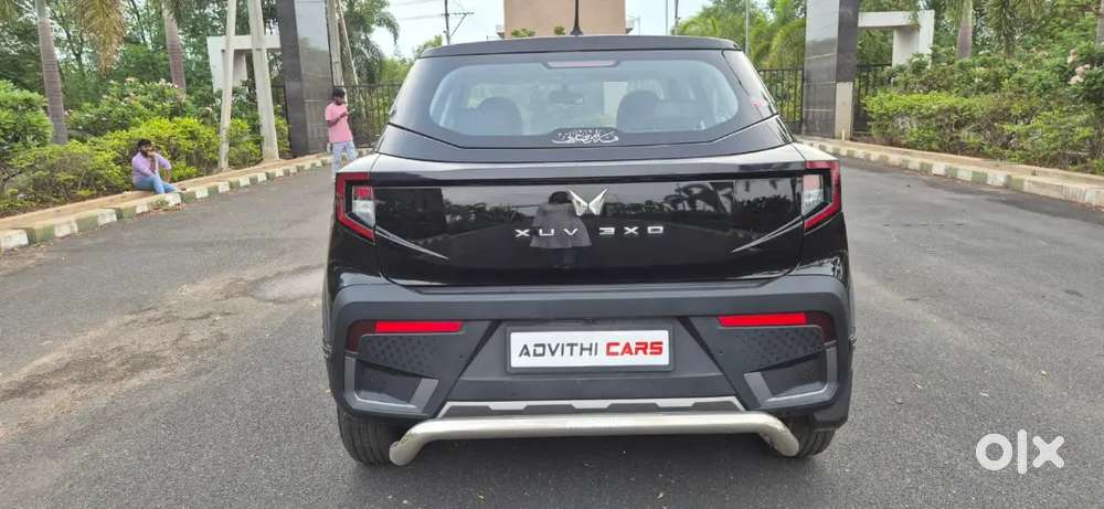 Mahindra Xuv 3xo 2025 Petrol 14000 Km Driven