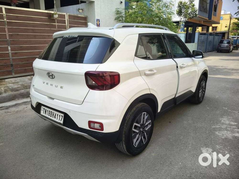 Hyundai Venue Sx Dual Tone, 2022, Diesel
