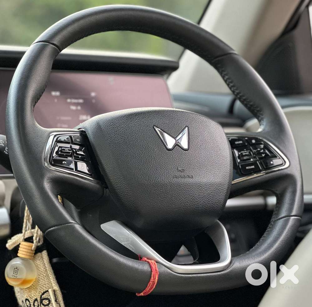 Mahindra Xuv700 2.2 Ax 7 Diesel At Str, 2024, Diesel