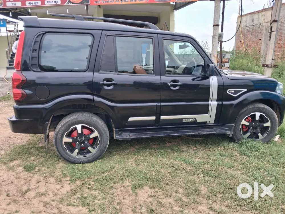 Mahindra Scorpio 2.2 S 2023