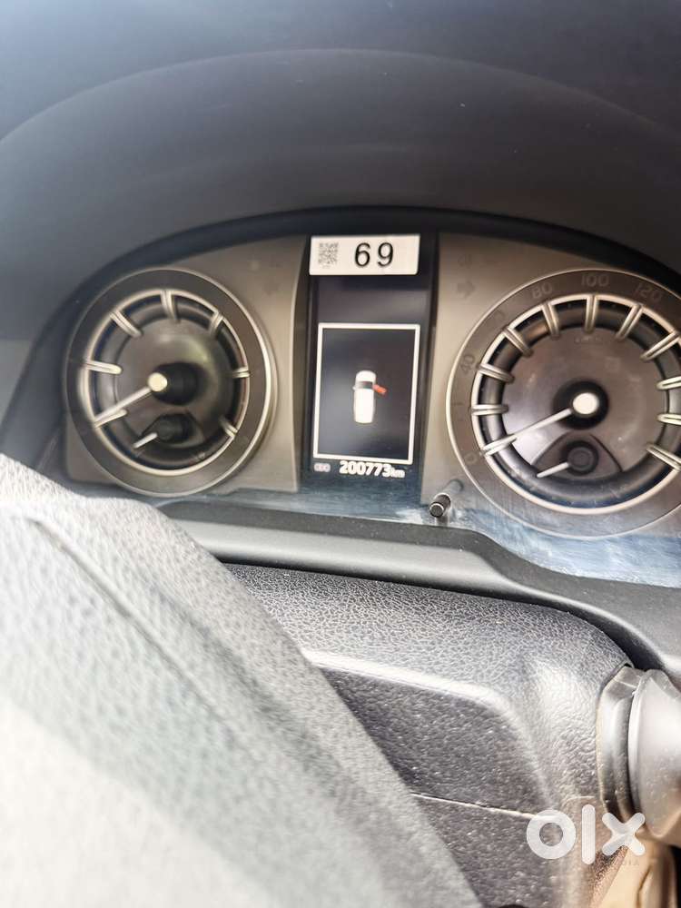 Toyota Innova Crysta 2.4 V 8 Str, 2016, Diesel