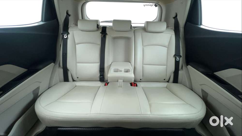 Mahindra Xuv300 W8 (o) 1.5 Diesel Amt, 2020, Diesel