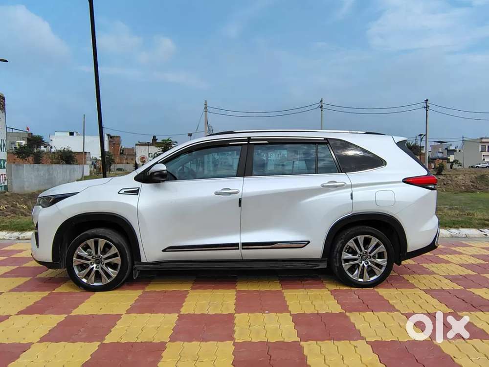 Toyota Innova Hycross 2.0 Gx 7 Str, 2024, Petrol