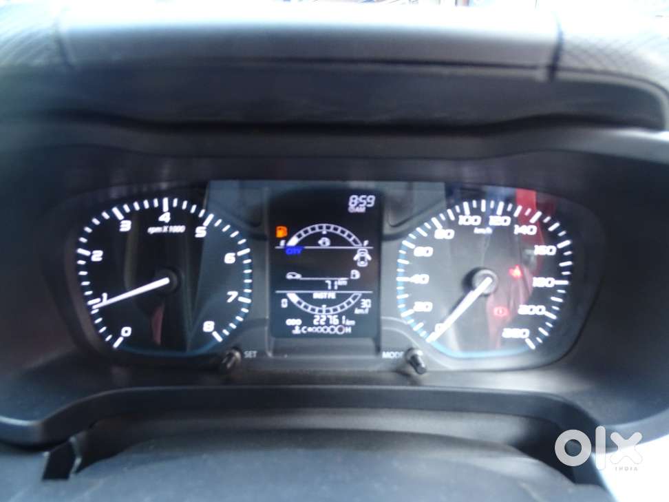 Tata Altroz 1.2 Xe, 2022, Petrol