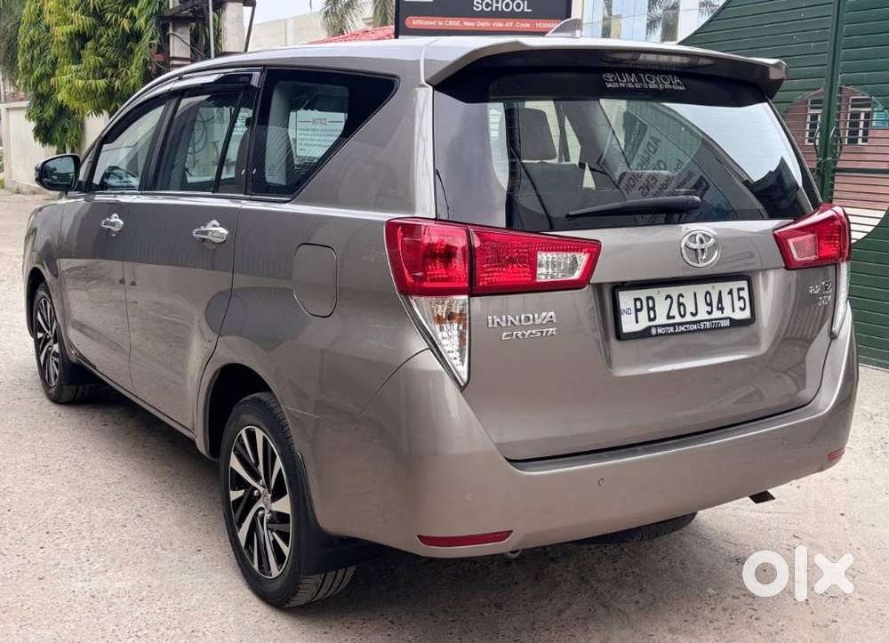 Toyota Innova Crysta, 2022, Petrol