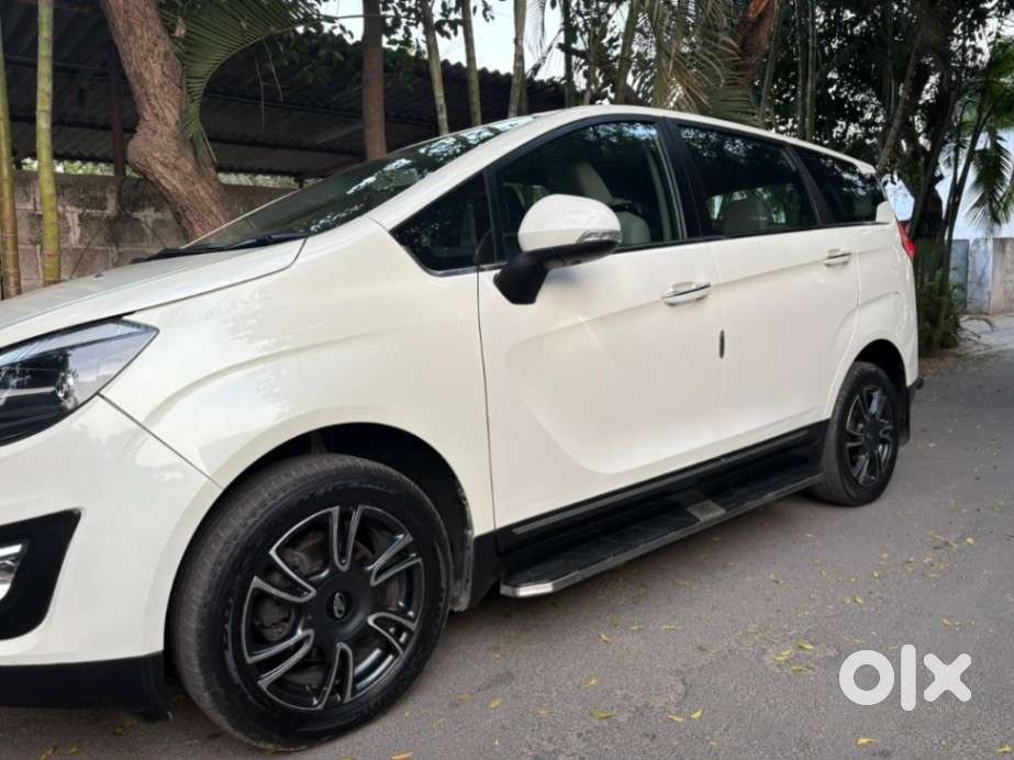 Mahindra Marazzo M8, 2019, Diesel