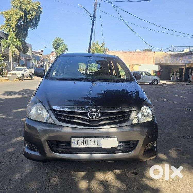 Toyota Innova 2.5 G (diesel) 7 Seater Bs Iv, 2011, Diesel