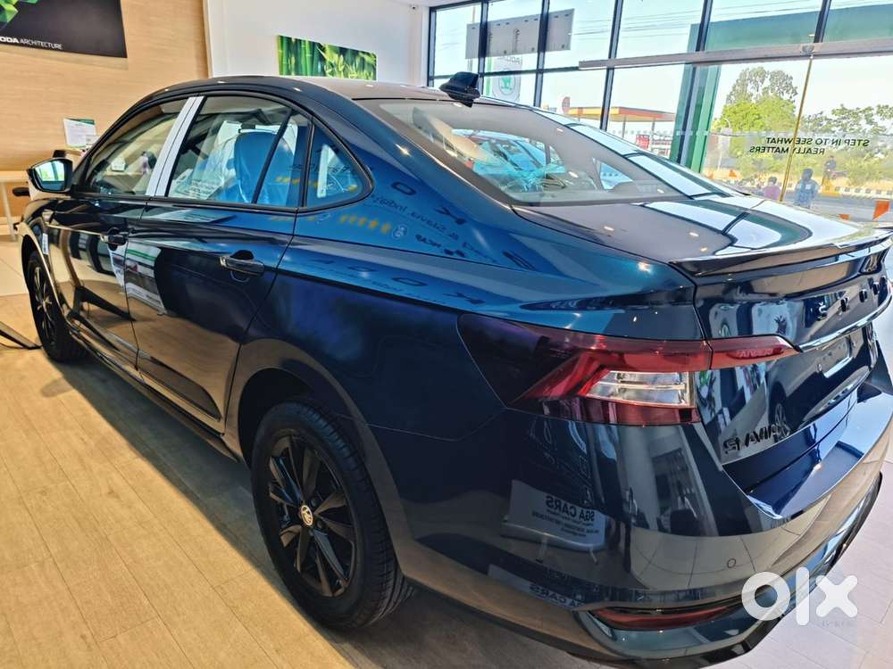Skoda Slavia Petrol 2025