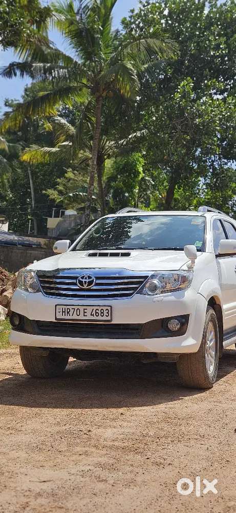 Toyota Fortuner Legender 2013 Diesel 114000 Km Driven