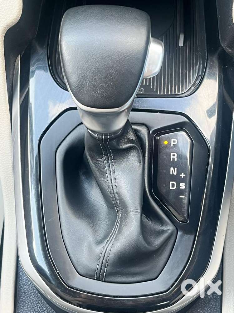 Kia Carens 1.4 Luxury Plus Dct 7 Str, 2022, Petrol