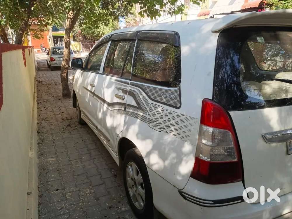 Toyota Innova, Well Maintained, Very Powerful Engine, Diesel 7 Seater