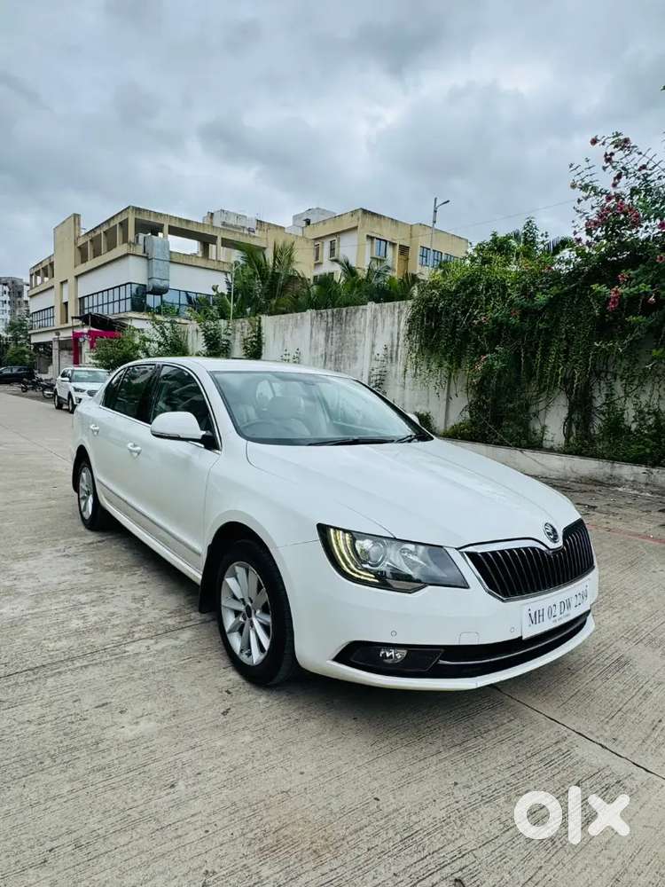 Skoda Superb 2015 Petrol 81000 Km Driven