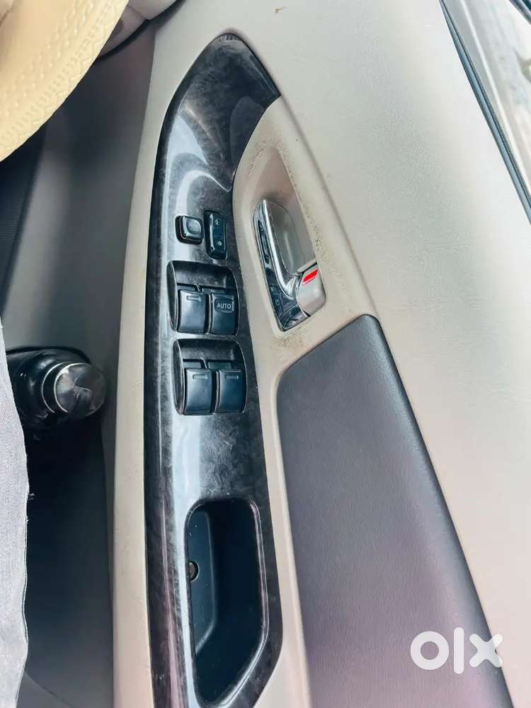 Toyota Innova 2.5 Z 2014