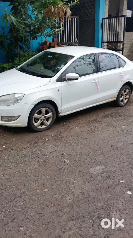 Skoda Rapid Ambition 2012