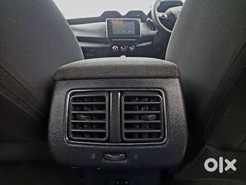 Nissan Magnite Kuro Edition 1.0 Turbo Petrol Mt, 2024, Petrol