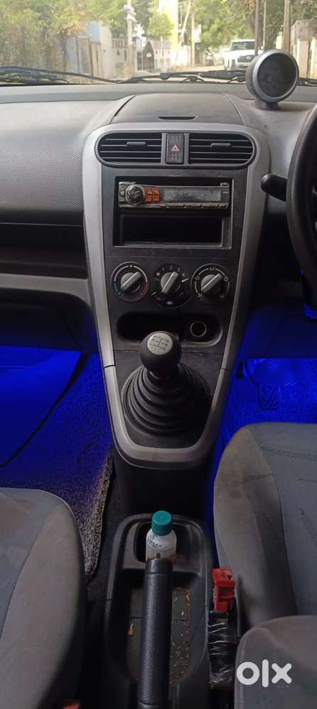 Maruti Suzuki Ritz Vxi, 2010, Petrol