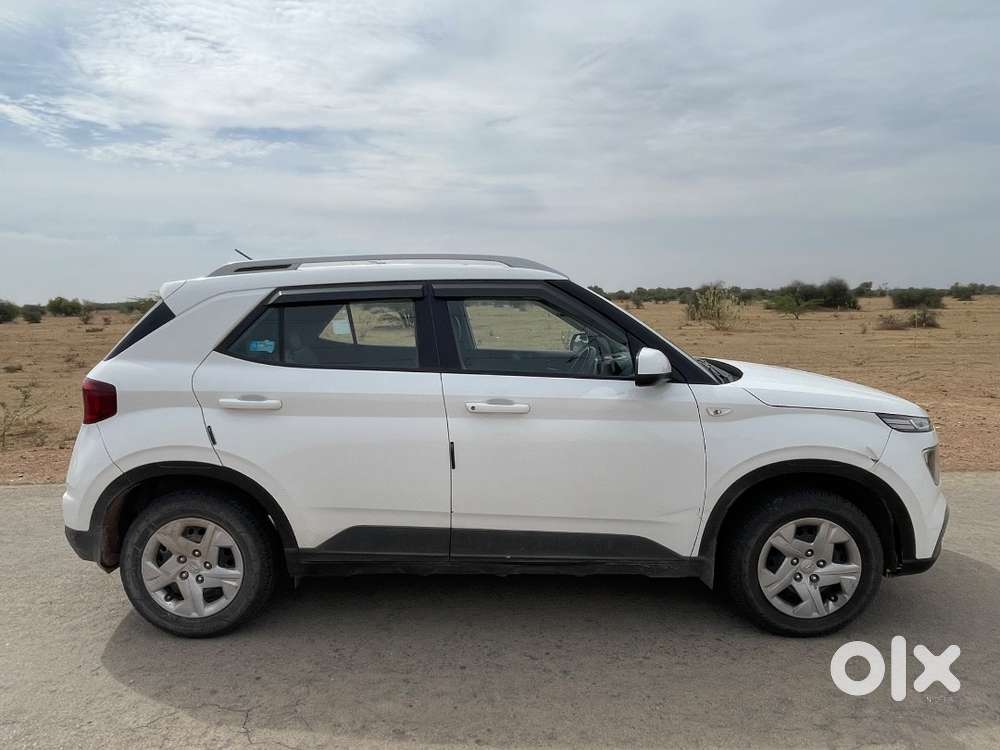 Hyundai Venue 2021 Diesel Well Maintained