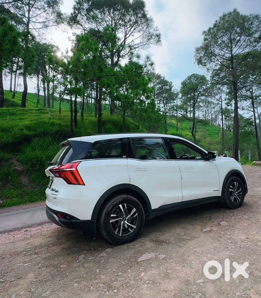 Mahindra Xuv700 2022 Petrol Manual Car