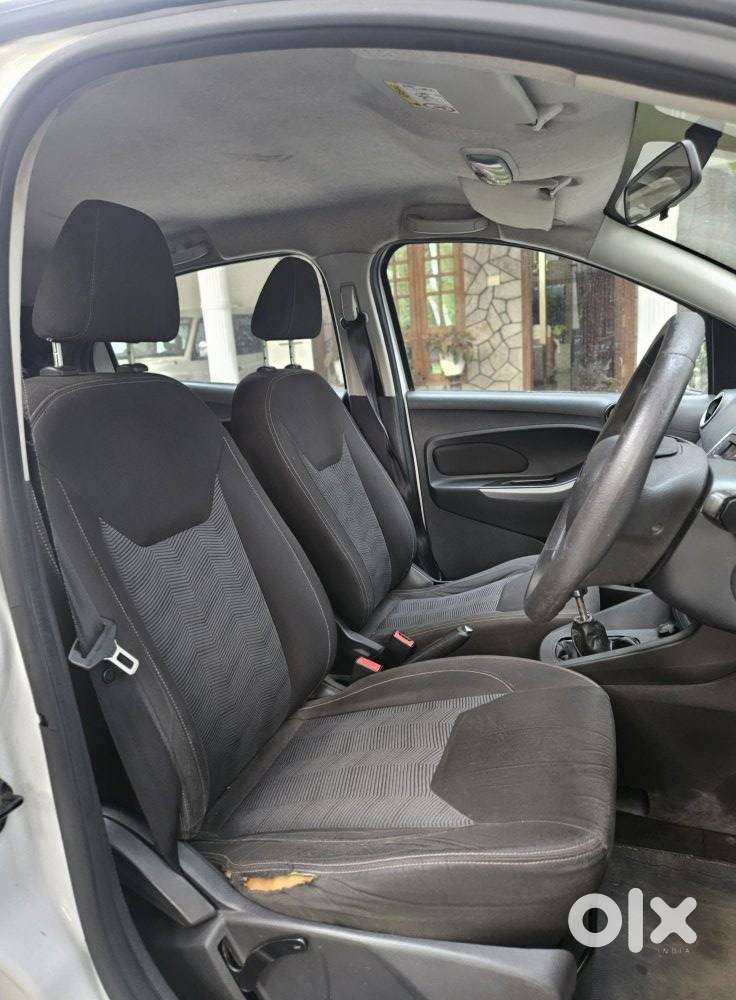 Ford Figo Petrol Titanium, 2016, Petrol