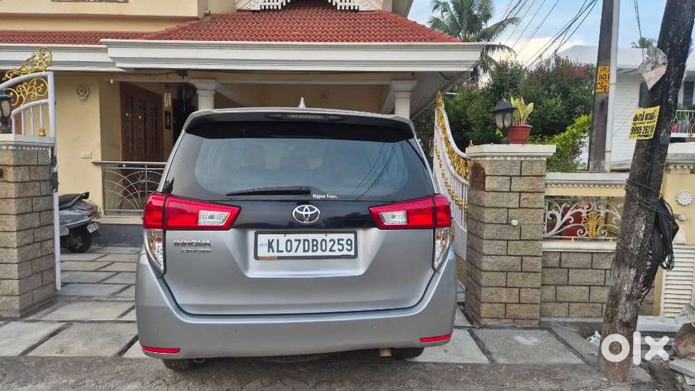 Toyota Innova Crysta 2.4 G Mt 8s, 2023, Diesel