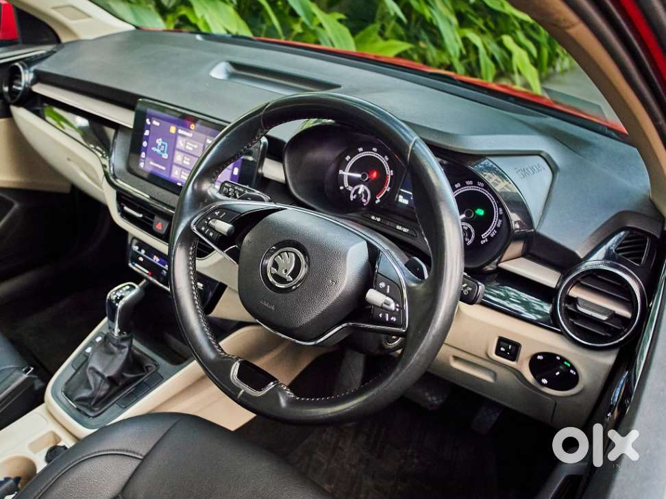 Skoda Slavia Ambition 1.0l Tsi At, 2026, Petrol