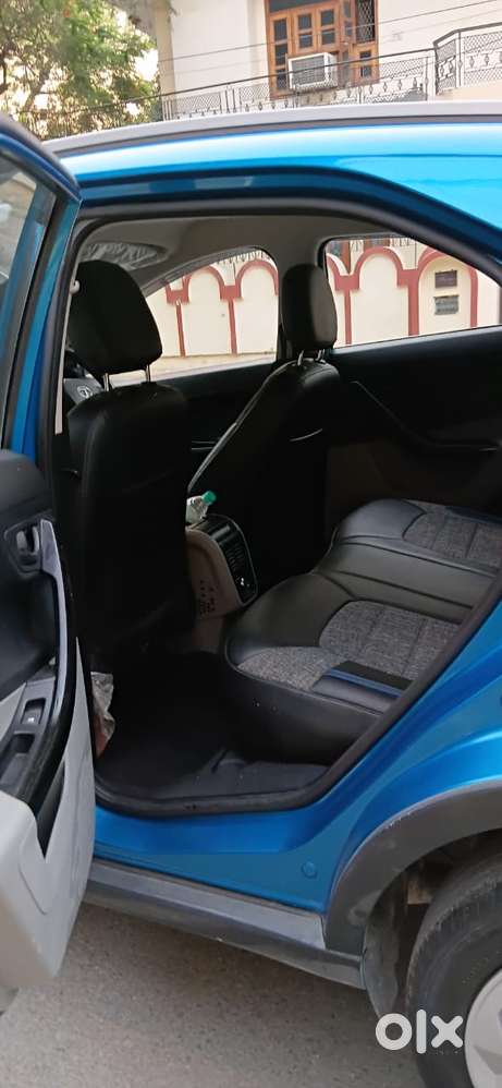 Tata Nexon 1.2 Revotron Xt, 2018, Petrol