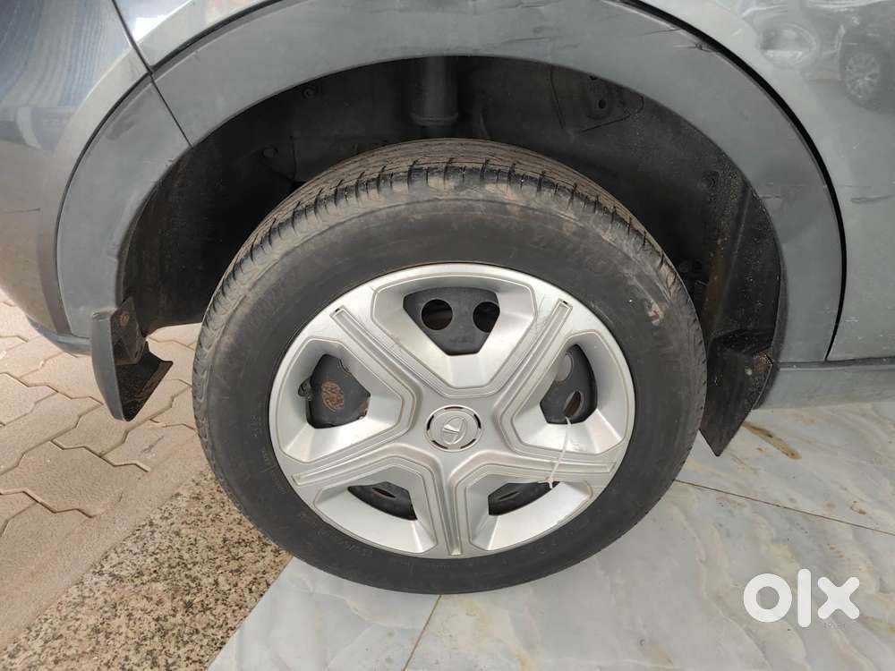 Tata Nexon 1.2 Revotron Xm (s), 2022, Petrol