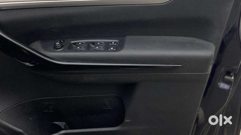 Mahindra Xuv700 2.2 Ax 5 Diesel At 7 Str, 2023, Diesel