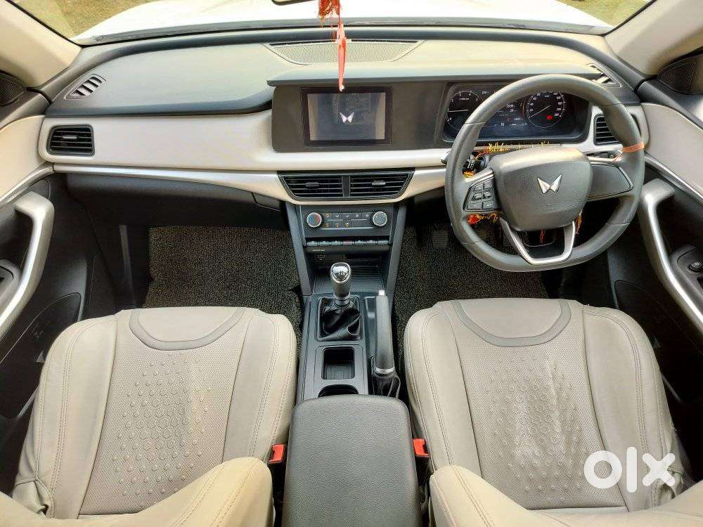 Mahindra Xuv700 2.2 Mx Diesel Mt 5 Str, 2024, Diesel