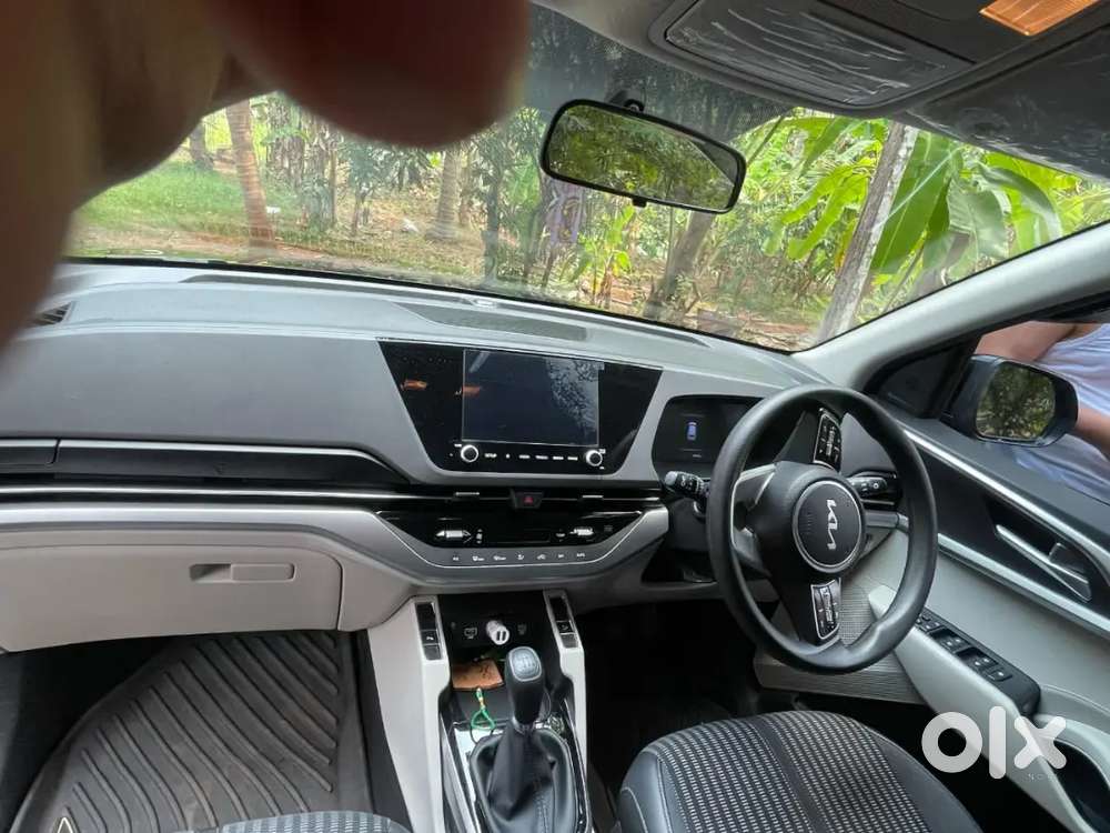 Kia Carens 2022 Petrol Well Maintained