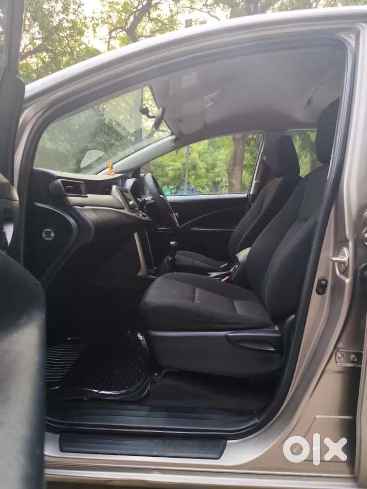 Toyota Innova Crysta 2.4 G Mt 7 Str, 2017, Diesel
