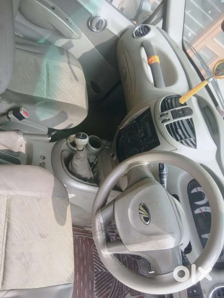 Mahindra Quanto 1.5 C6 2012