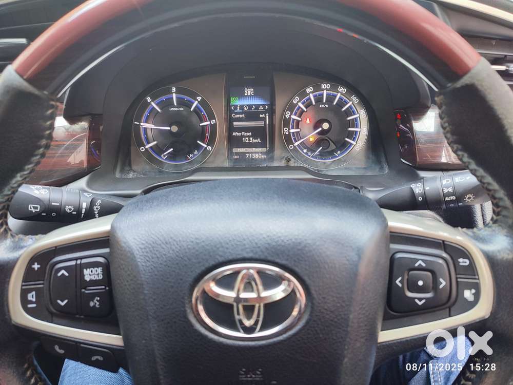 Toyota Innova Crysta 2.4 V, 2017, Diesel