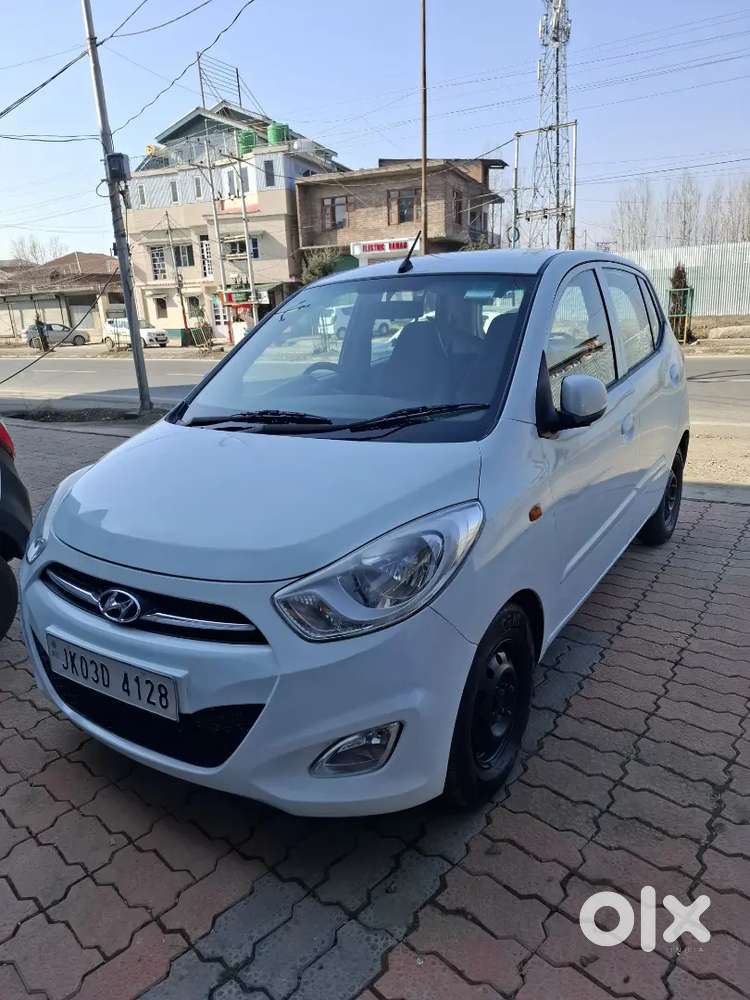 2013 Hyundai I10 Sportz  White, Petrol,new Tyres,excellent Condition