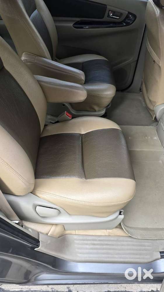 Toyota Innova 2.5 Z Diesel 7 Seater, 2014, Diesel