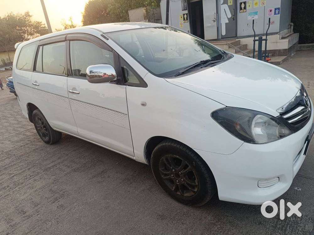 Toyota Innova 2.5 V 7 Str, 2011, Diesel