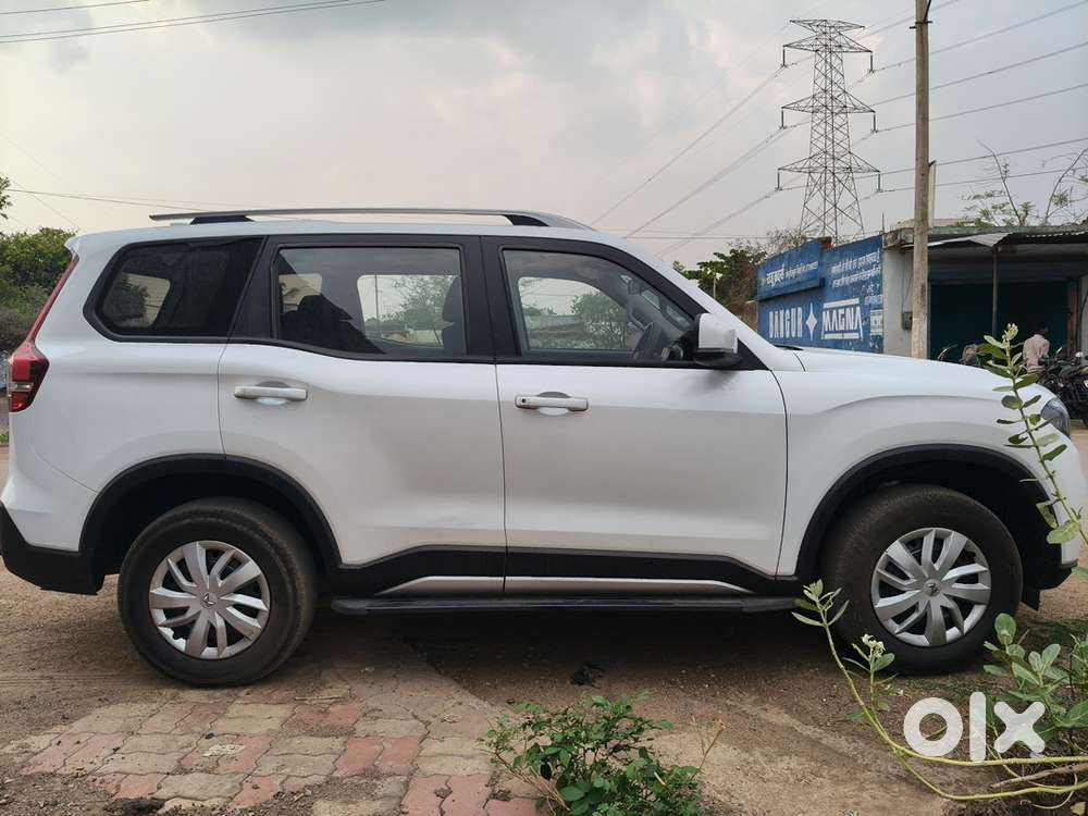Mahindra Scorpio-n  Z6 With Sunroof Diesel 2023