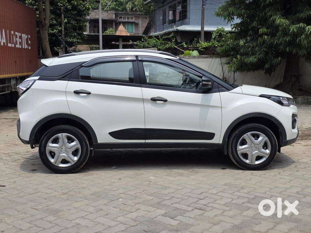 Tata Nexon 1.2 Revotron Xm (s), 2022, Petrol