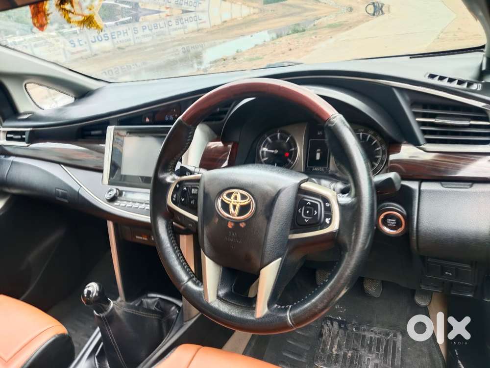 Toyota Innova Crysta 2.4 V 7 Str, 2016, Diesel