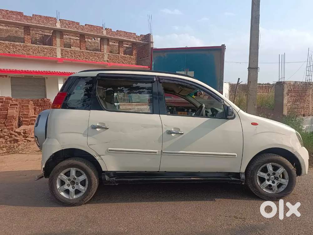 Mahindra Quanto 1.5 C8 2014 डीज़ल