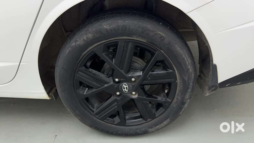 Hyundai Verna 1.5 Sx (o) Turbo Petrol Mt, 2023, Petrol