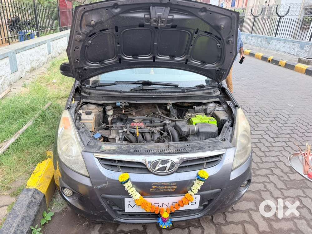 Hyundai I20 Cng & Hybrids Well Maintained
