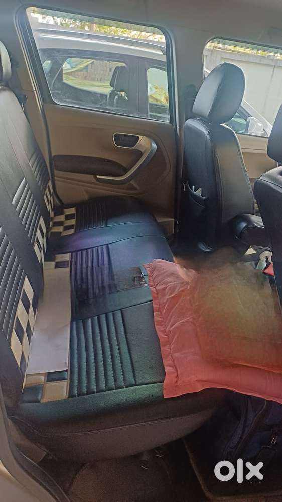 Mahindra Tuv 300 T8, 2017, Diesel