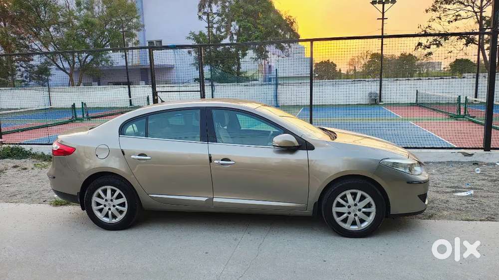 Renault Fluence 2012 Diesel 64000 Km Driven, Showroom Service History