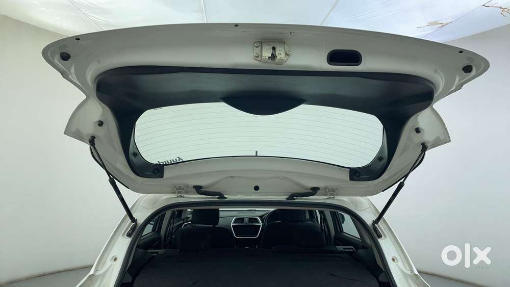 Maruti Suzuki S-cross 1.5 Zeta At, 2021, Petrol