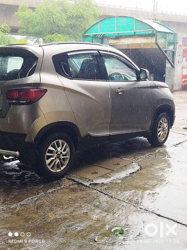 Mahindra Kuv 6 2017 Petrol